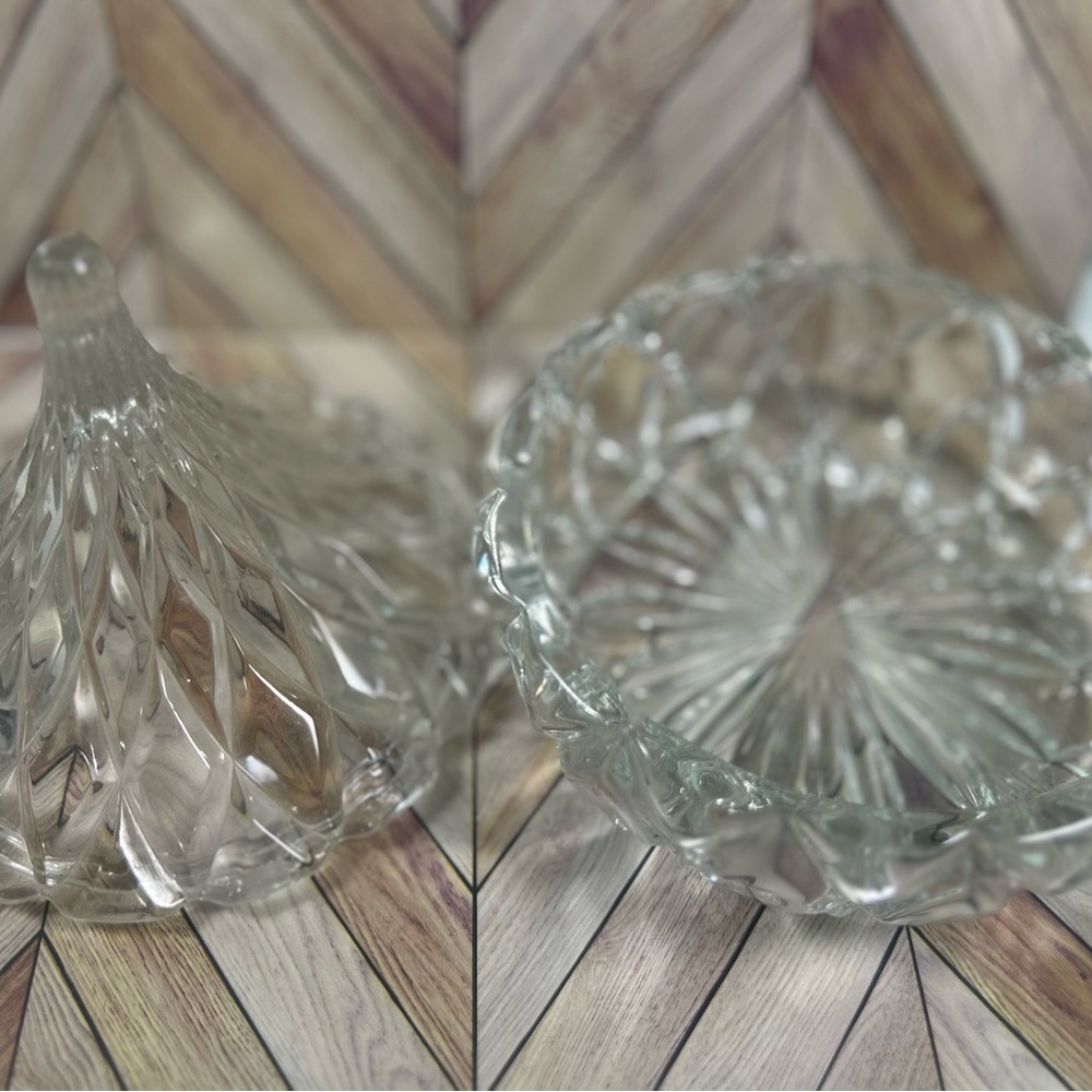 Hershey's Kisses Licensed Crystal Covered Candy Dish - Picture 5 of 6